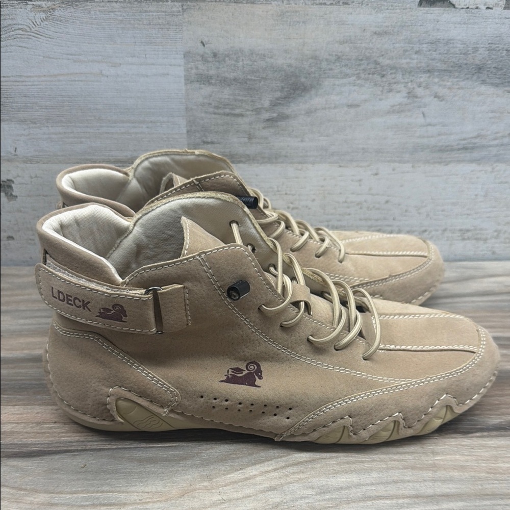 LDECK Chukka Sports Casual Shoe Women’s 8 NEW